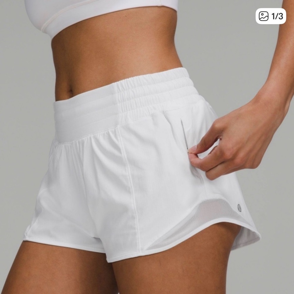 Lululemon Hotty Hot Short II *2.5" size 8